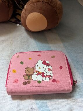 Hello Kitty pink Wallet 2009 Kathy bunny and bear sitting on